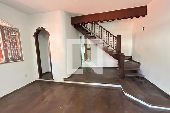 Sala de casa de condomínio para alugar com 3 quartos, 239m² em Vila Valqueire, Rio de Janeiro