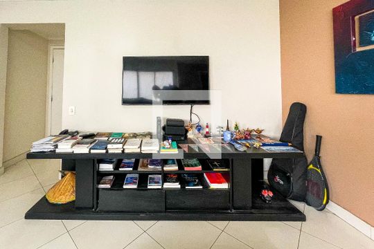 Sala de apartamento à venda com 2 quartos, 65m² em Pinheiros, São Paulo