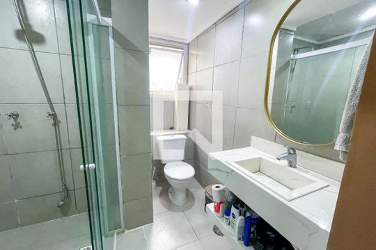 Banheiro de apartamento à venda com 2 quartos, 65m² em Pinheiros, São Paulo
