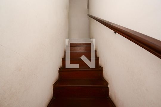 acesso aos quartos de casa para alugar com 5 quartos, 222m² em Jardim Maria Cecilia, São Bernardo do Campo