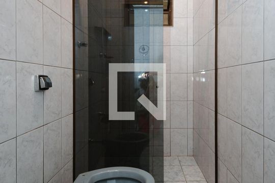 Banheiro da Suíte de casa para alugar com 5 quartos, 222m² em Jardim Maria Cecilia, São Bernardo do Campo
