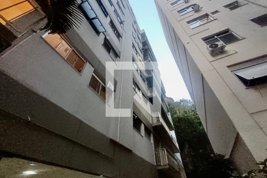 Fachada interna de apartamento à venda com 3 quartos, 210m² em Copacabana, Rio de Janeiro