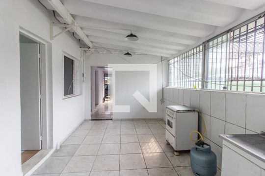 Cozinha e Área de Serviço de casa de condomínio para alugar com 3 quartos, 250m² em Vila Curuçá, São Paulo