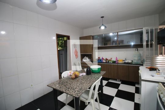 Cozinha de casa à venda com 3 quartos, 140m² em Parada de Lucas, Rio de Janeiro