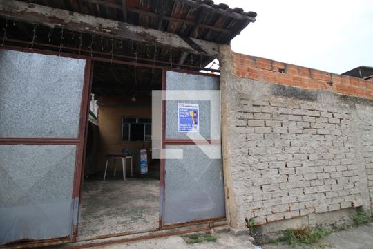 Fachada de casa à venda com 3 quartos, 140m² em Parada de Lucas, Rio de Janeiro