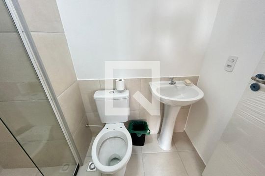 Banheiro de apartamento para alugar com 2 quartos, 42m² em Engenho de Dentro, Rio de Janeiro