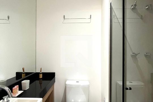 Banheiro de kitnet/studio para alugar com 1 quarto, 23m² em Vila Clementino, São Paulo