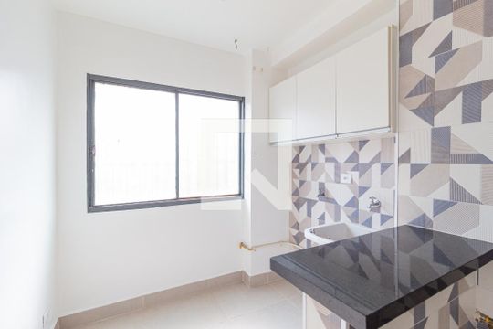 Cozinha e área de serviço de apartamento para alugar com 2 quartos, 65m² em Presidente Altino, Osasco