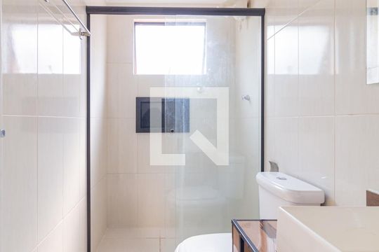 Banheiro de apartamento para alugar com 2 quartos, 65m² em Presidente Altino, Osasco