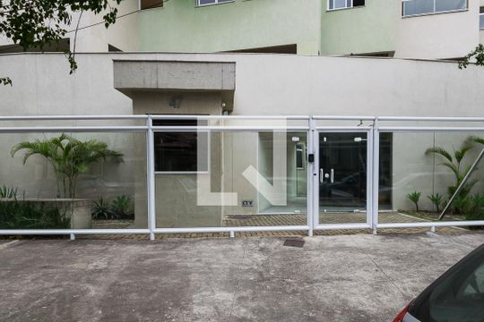 Fachada da Portaria de apartamento à venda com 2 quartos, 114m² em Olaria, Rio de Janeiro