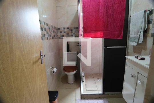 Banheiro de apartamento à venda com 2 quartos, 44m² em Guajuviras, Canoas