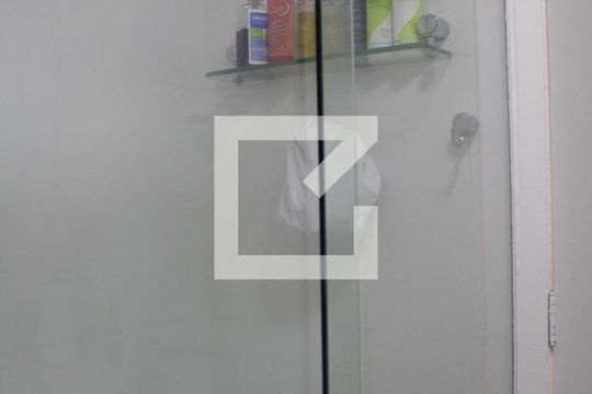 Banheiro de apartamento à venda com 2 quartos, 57m² em Brás, São Paulo