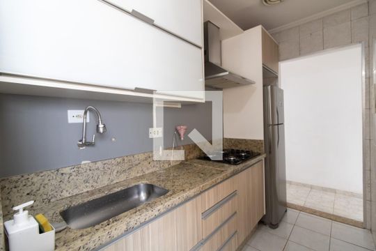 Cozinha de apartamento à venda com 3 quartos, 66m² em Picanço, Guarulhos