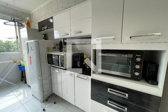 Cozinha de apartamento para alugar com 2 quartos, 55m² em Jaguaré, São Paulo