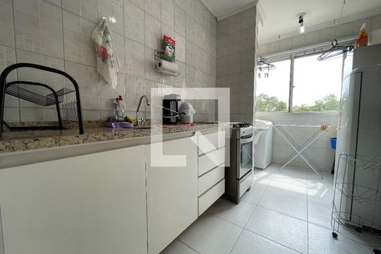 Cozinha de apartamento para alugar com 2 quartos, 55m² em Jaguaré, São Paulo
