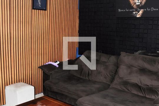 Sala de casa de condomínio para alugar com 2 quartos, 100m² em Vila Nina, São Paulo
