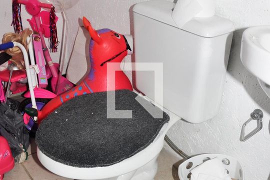 Lavabo de casa de condomínio para alugar com 2 quartos, 100m² em Vila Nina, São Paulo