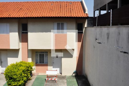 Vista do Quarto 01 de casa de condomínio para alugar com 2 quartos, 100m² em Vila Nina, São Paulo