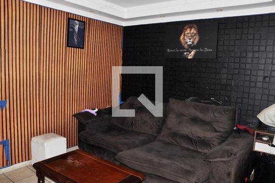 Sala de casa de condomínio para alugar com 2 quartos, 100m² em Vila Nina, São Paulo