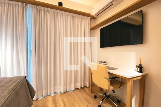 Sala de kitnet/studio para alugar com 1 quarto, 26m² em Butantã, São Paulo