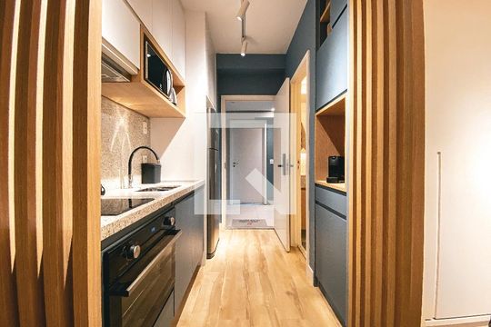 Cozinha de kitnet/studio para alugar com 1 quarto, 26m² em Butantã, São Paulo