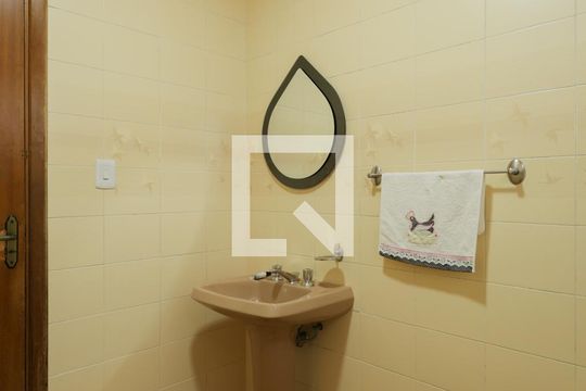 Lavabo de casa para alugar com 4 quartos, 260m² em Vila Nova Cachoeirinha, São Paulo