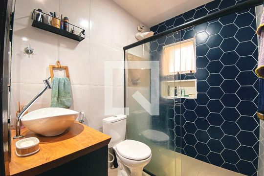 Banheiro de casa à venda com 3 quartos, 120m² em Vila Polopoli, São Paulo
