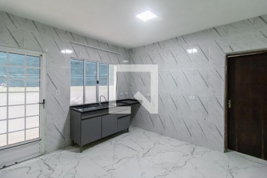 Cozinha de casa para alugar com 1 quarto, 65m² em Jardim Danfer, São Paulo