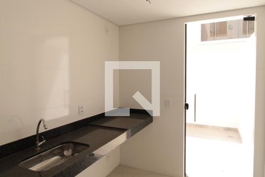 Cozinha de apartamento à venda com 3 quartos, 75m² em Copacabana, Belo Horizonte