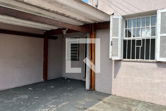 Fachada de casa à venda com 8 quartos, 200m² em Vila da Saúde, São Paulo