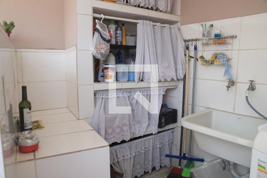 Lavanderia - Casa 1 de casa à venda com 8 quartos, 200m² em Vila da Saúde, São Paulo