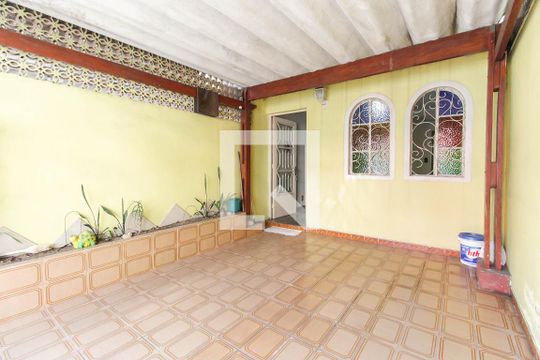 Garagem de casa à venda com 2 quartos, 100m² em Itaquera, São Paulo