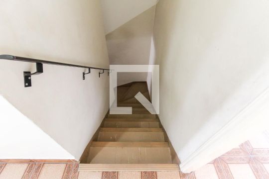 Escada de casa à venda com 2 quartos, 100m² em Itaquera, São Paulo