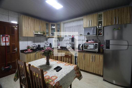 Cozinha de casa à venda com 2 quartos, 140m² em São José, Canoas