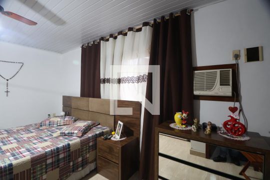 Suíte de casa à venda com 2 quartos, 140m² em São José, Canoas