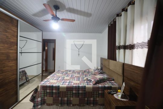 Suíte de casa à venda com 2 quartos, 140m² em São José, Canoas