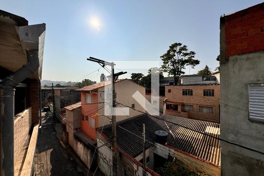 Vista de casa à venda com 2 quartos, 180m² em Jardim das Maravilhas, Santo André