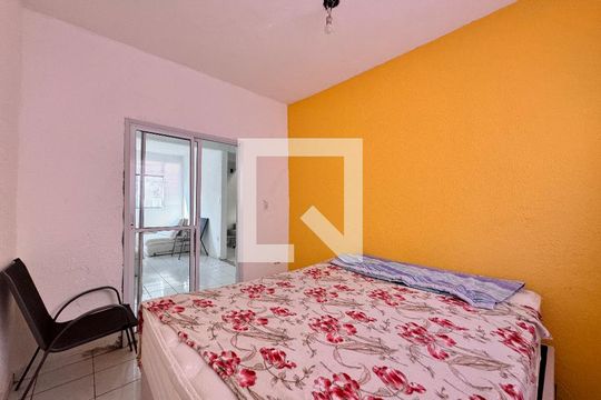 Quarto 1 de casa à venda com 2 quartos, 180m² em Jardim das Maravilhas, Santo André