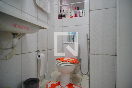 Banheiro Corredor de apartamento para alugar com 1 quarto, 34m² em São Geraldo, Porto Alegre