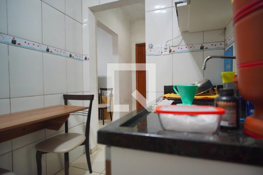 Cozinha de apartamento para alugar com 1 quarto, 34m² em São Geraldo, Porto Alegre