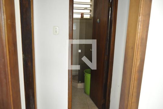 Corredor de apartamento à venda com 3 quartos, 150m² em Rocha, Rio de Janeiro
