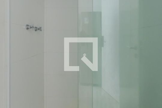 Banheiro de kitnet/studio para alugar com 1 quarto, 28m² em Vila Mariana, São Paulo
