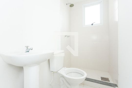 Banheiro da Suíte de apartamento à venda com 3 quartos, 63m² em Sarandi, Porto Alegre