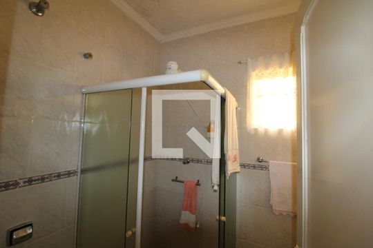 Banheiro 1 de casa à venda com 3 quartos, 136m² em Vila Vitorio Mazzei, São Paulo