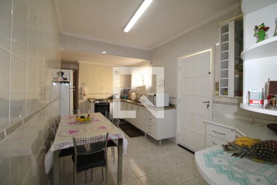 Cozinha de casa à venda com 3 quartos, 136m² em Vila Vitorio Mazzei, São Paulo