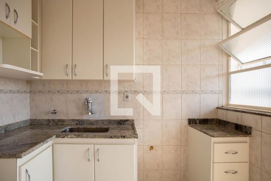 Cozinha de apartamento para alugar com 3 quartos, 110m² em Santa Efigênia, Belo Horizonte