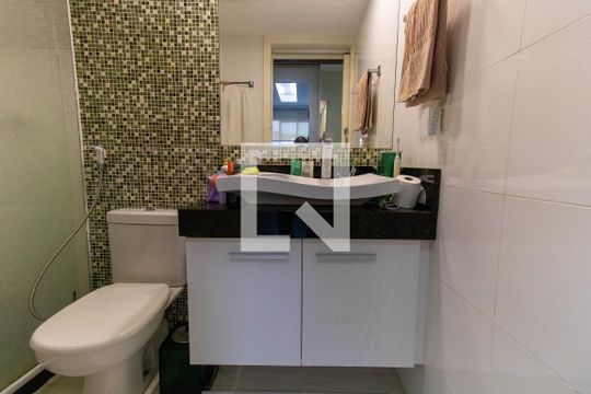 Banheiro da Suíte de apartamento à venda com 3 quartos, 275m² em Icaraí, Niterói