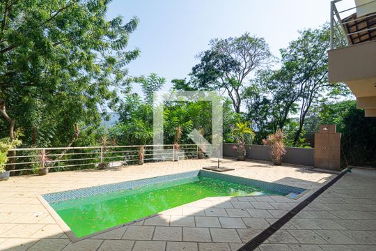 Piscina de casa de condomínio à venda com 5 quartos, 280m² em Engenho do Mato, Niterói
