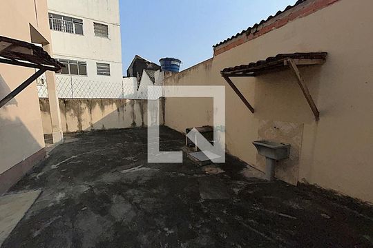 Quintal de casa para alugar com 2 quartos, 70m² em Madureira, Rio de Janeiro