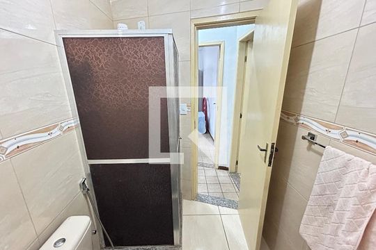 Banheiro de apartamento à venda com 2 quartos, 53m² em Irajá, Rio de Janeiro